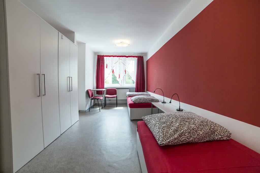 Klimczoka 6 Hostel Катовице Екстериор снимка